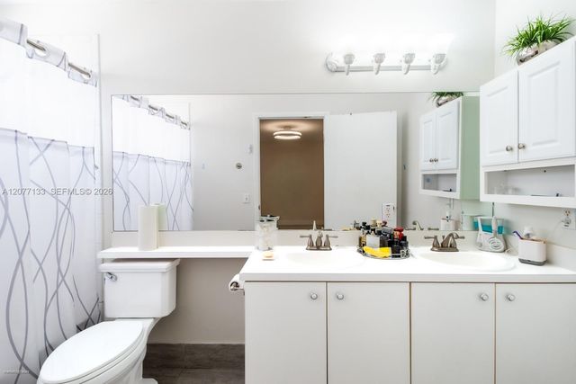 8126 NW 199th Terrace, Hialeah, FL 33015