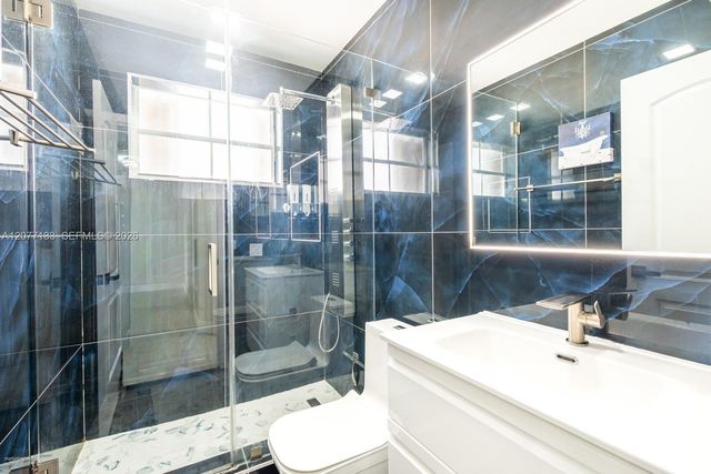 8126 NW 199th Terrace, Hialeah, FL 33015