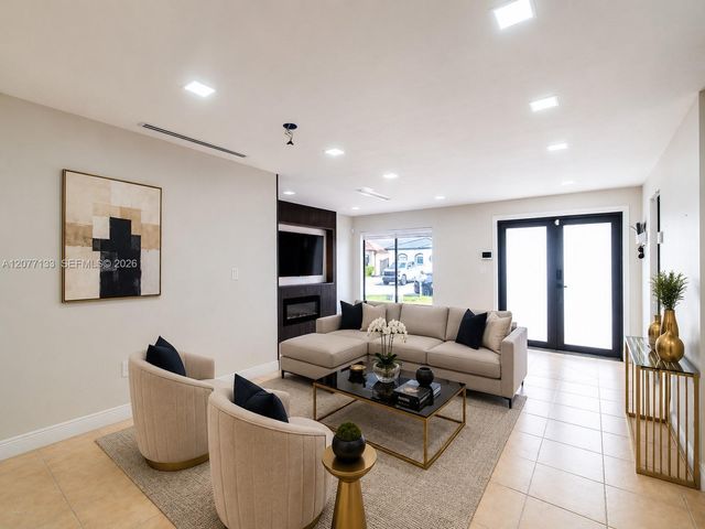 8126 NW 199th Terrace, Hialeah, FL 33015