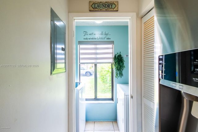 8126 NW 199th Terrace, Hialeah, FL 33015