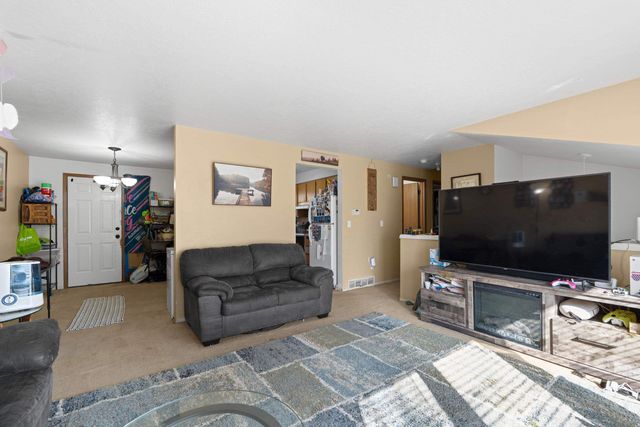 902 S Calvin Rd, Spokane Valley, WA 99037