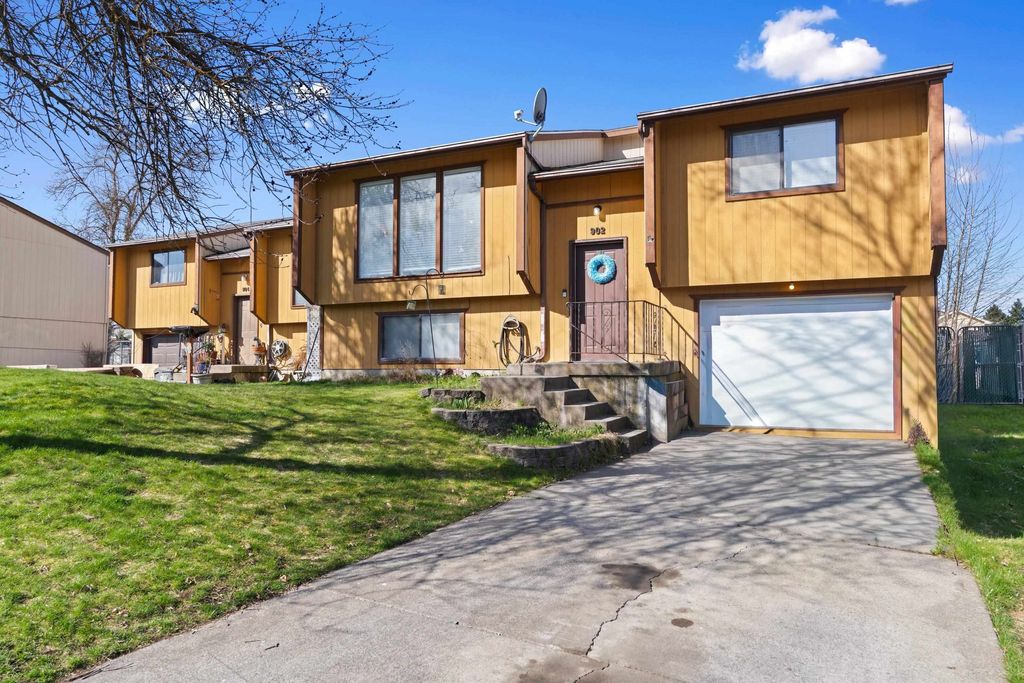 902 S Calvin Rd, Spokane Valley, WA 99037