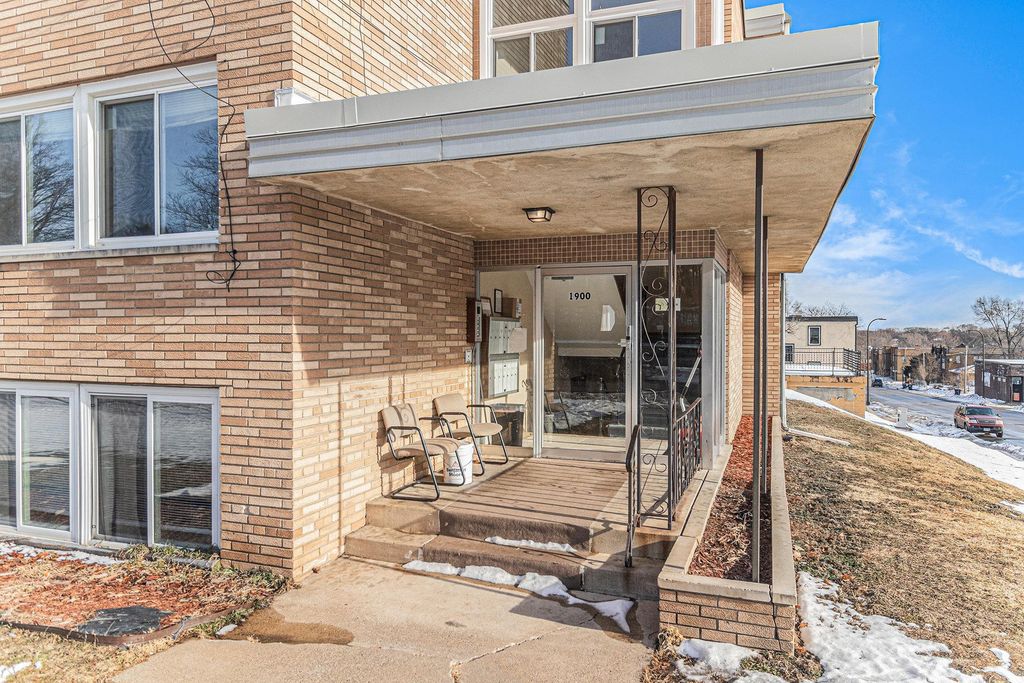 1900 Vincent Avenue N, Minneapolis, MN 55411 — photo 2
