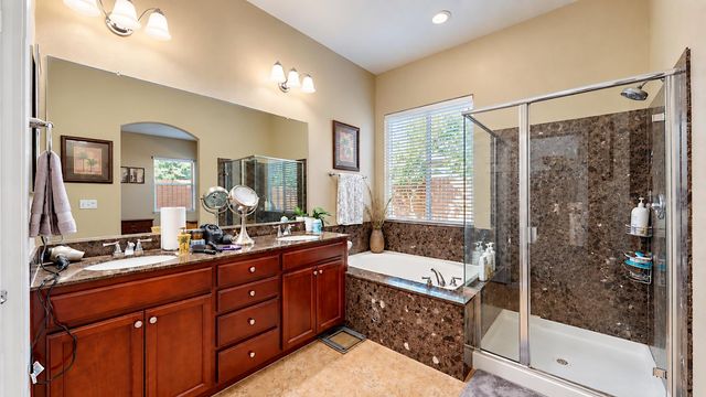 4403 Cherry Blossom Ln, Turlock, CA 95382