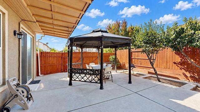 4403 Cherry Blossom Ln, Turlock, CA 95382
