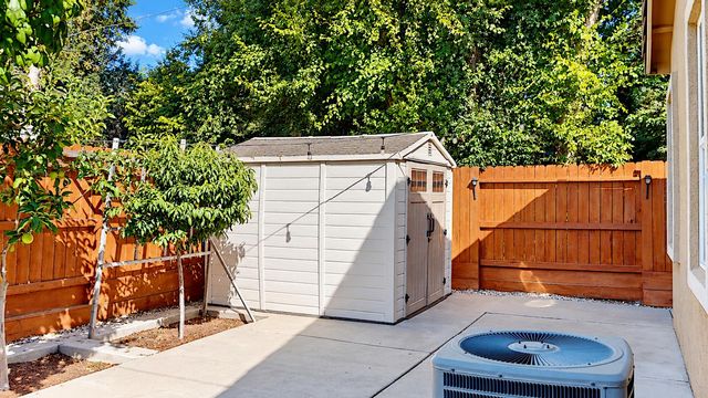4403 Cherry Blossom Ln, Turlock, CA 95382