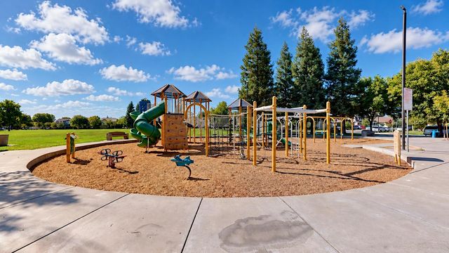 4403 Cherry Blossom Ln, Turlock, CA 95382