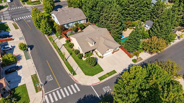 4403 Cherry Blossom Ln, Turlock, CA 95382