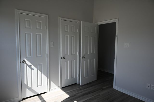 2352 Cedar Place Drive, Conroe, TX 77306