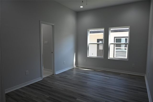 2352 Cedar Place Drive, Conroe, TX 77306