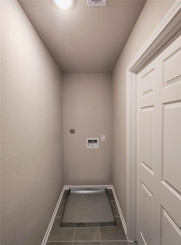 1375 Mixander Way, La Porte, TX 77571