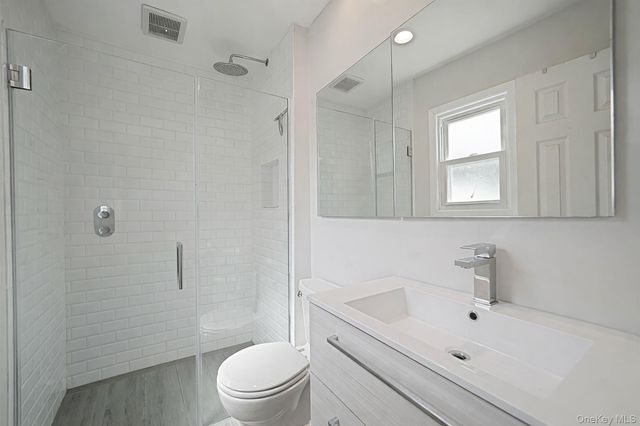 19 Goodwin Lane, Coram, NY 11727