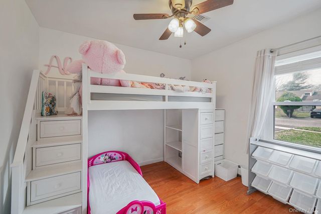 19 Goodwin Lane, Coram, NY 11727