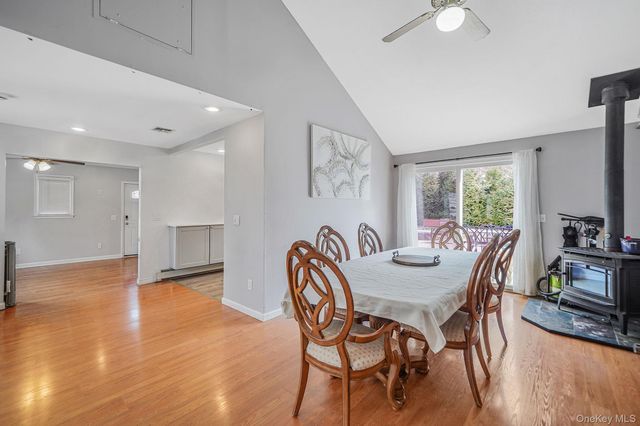 19 Goodwin Lane, Coram, NY 11727