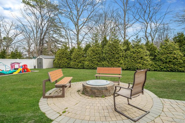 19 Goodwin Lane, Coram, NY 11727