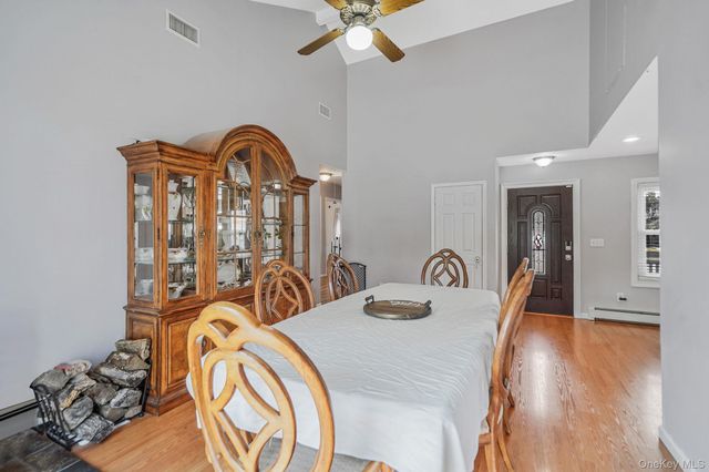 19 Goodwin Lane, Coram, NY 11727