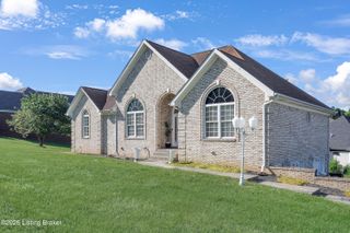 6700 Fenwick Dr, Louisville, KY 40228