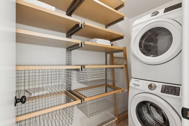 6689 6689 Exeter Dr, Oakland, CA 94611