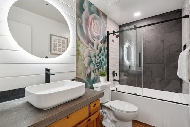 6689 6689 Exeter Dr, Oakland, CA 94611