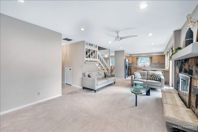 852 Woodmar Drive, Crystal Lake, IL 60014