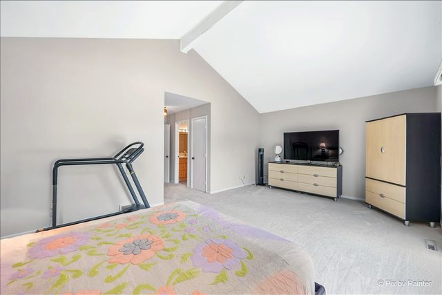 852 Woodmar Drive, Crystal Lake, IL 60014