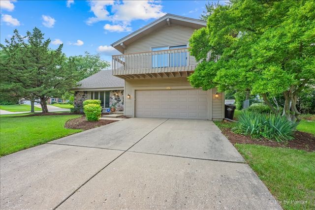 852 Woodmar Drive, Crystal Lake, IL 60014