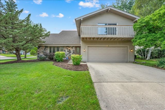 852 Woodmar Drive, Crystal Lake, IL 60014