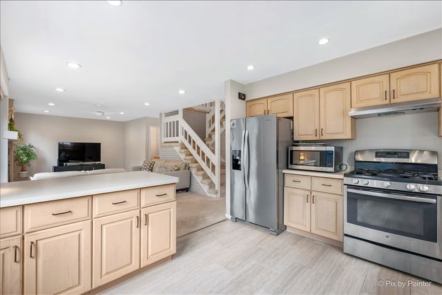 852 Woodmar Drive, Crystal Lake, IL 60014