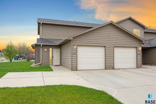 3861 N Galaxy Ln, Sioux Falls, SD 57106
