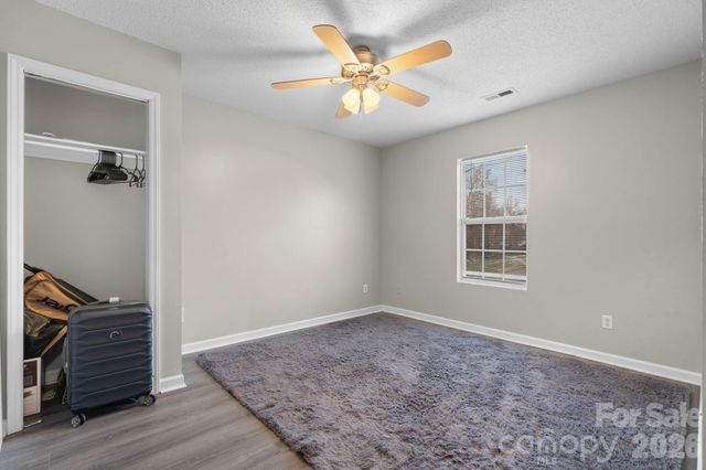 1055 19th Street NE, Hickory, NC 28601