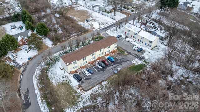 1055 19th Street NE, Hickory, NC 28601