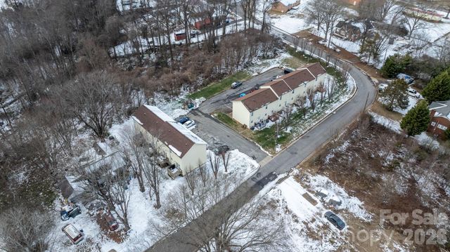 1055 19th Street NE, Hickory, NC 28601