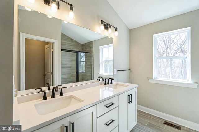 3 IRONWOOD DR, Royersford, PA 19468
