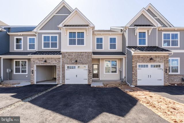 3 IRONWOOD DR, Royersford, PA 19468