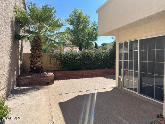 1027 LOS JARDINES Circle, El Paso, TX 79912