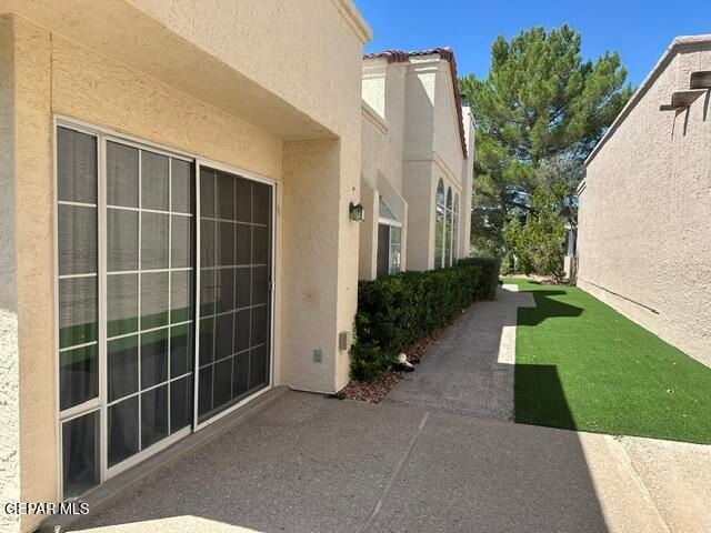 1027 LOS JARDINES Circle, El Paso, TX 79912