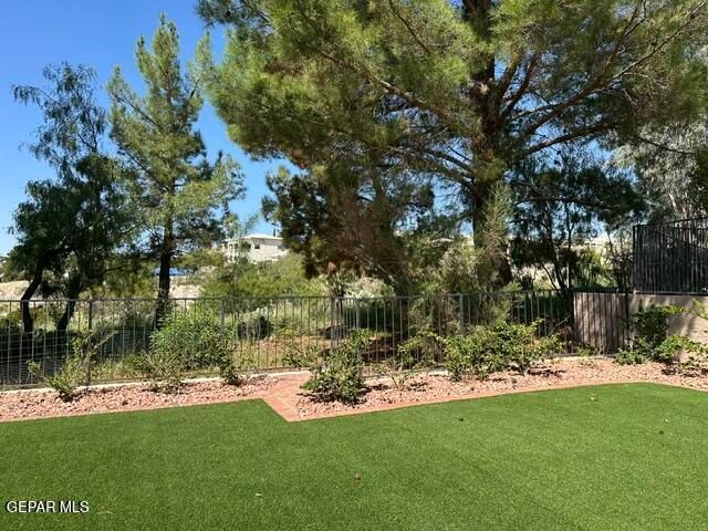1027 LOS JARDINES Circle, El Paso, TX 79912