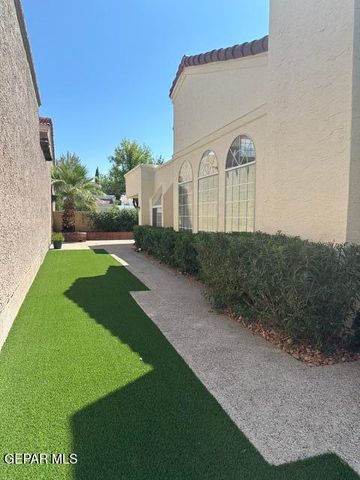 1027 LOS JARDINES Circle, El Paso, TX 79912