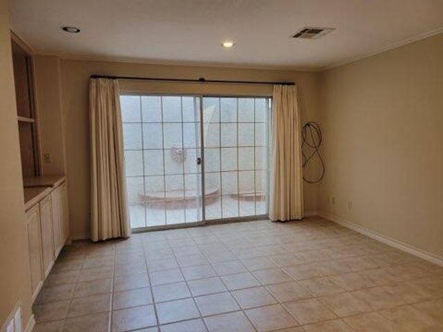 1027 LOS JARDINES Circle, El Paso, TX 79912