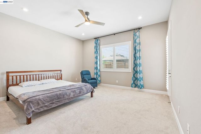 2133 Day Lily Ave, Manteca, CA 95337