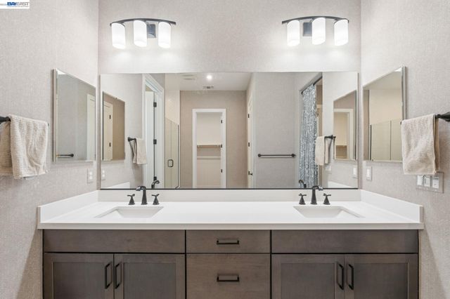 2133 Day Lily Ave, Manteca, CA 95337