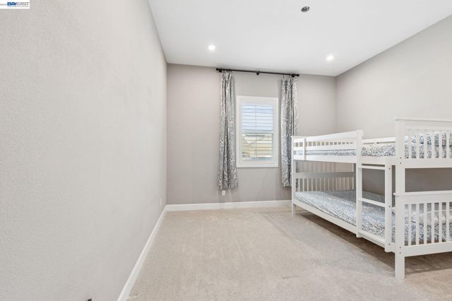 2133 Day Lily Ave, Manteca, CA 95337