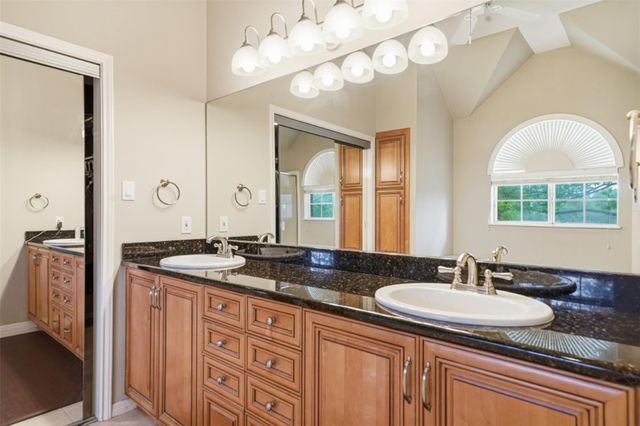 550 Peterson LN, Lakeway, TX 78734