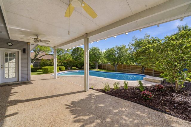 550 Peterson LN, Lakeway, TX 78734