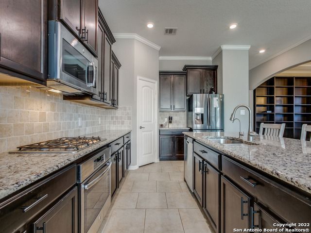 8727 Hideout Bend, San Antonio, TX 78254