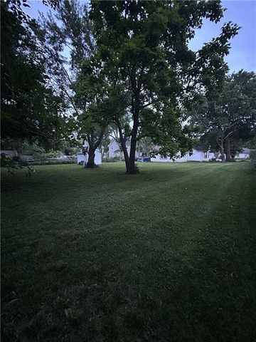 528 E Loula Street, Olathe, KS 66061