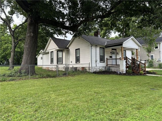 528 E Loula Street, Olathe, KS 66061