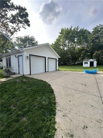 528 E Loula Street, Olathe, KS 66061
