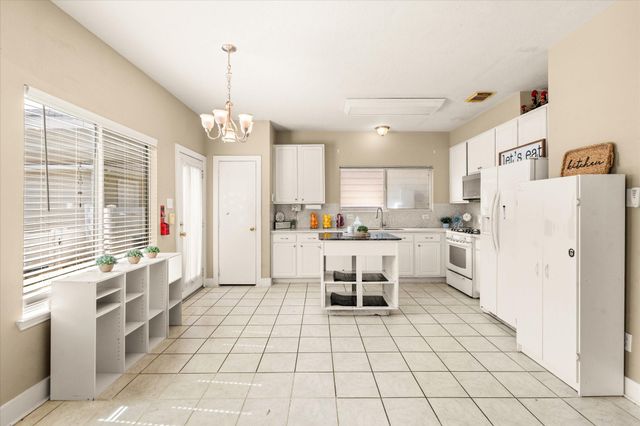 9939 Farrell Drive, Houston, TX 77070