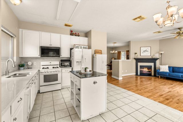 9939 Farrell Drive, Houston, TX 77070